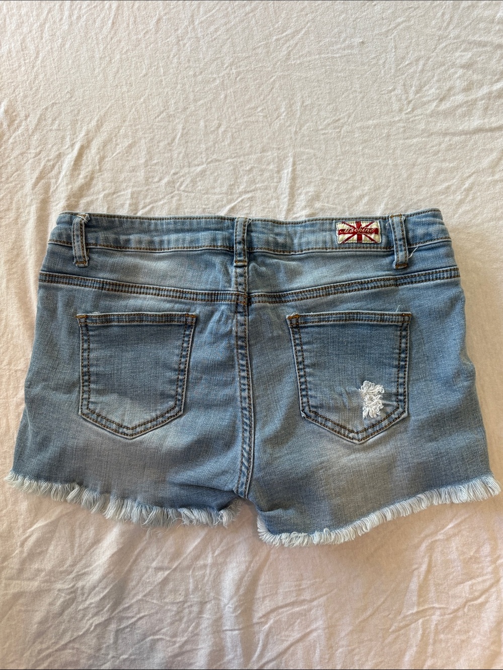 Machine Nouvelle Mode Light Wash Distressed Denim Womens Shorts Size 30 or Large
